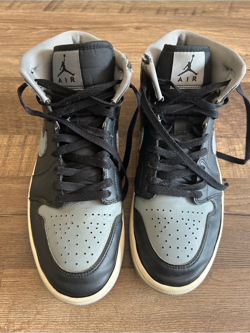 Air Jordan 1 Mid ‘Shadow’ Black Grey White Women’s Size 11 / Mens 9.5